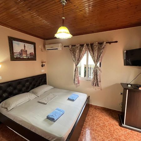 Apartment Donend Berat Extérieur photo